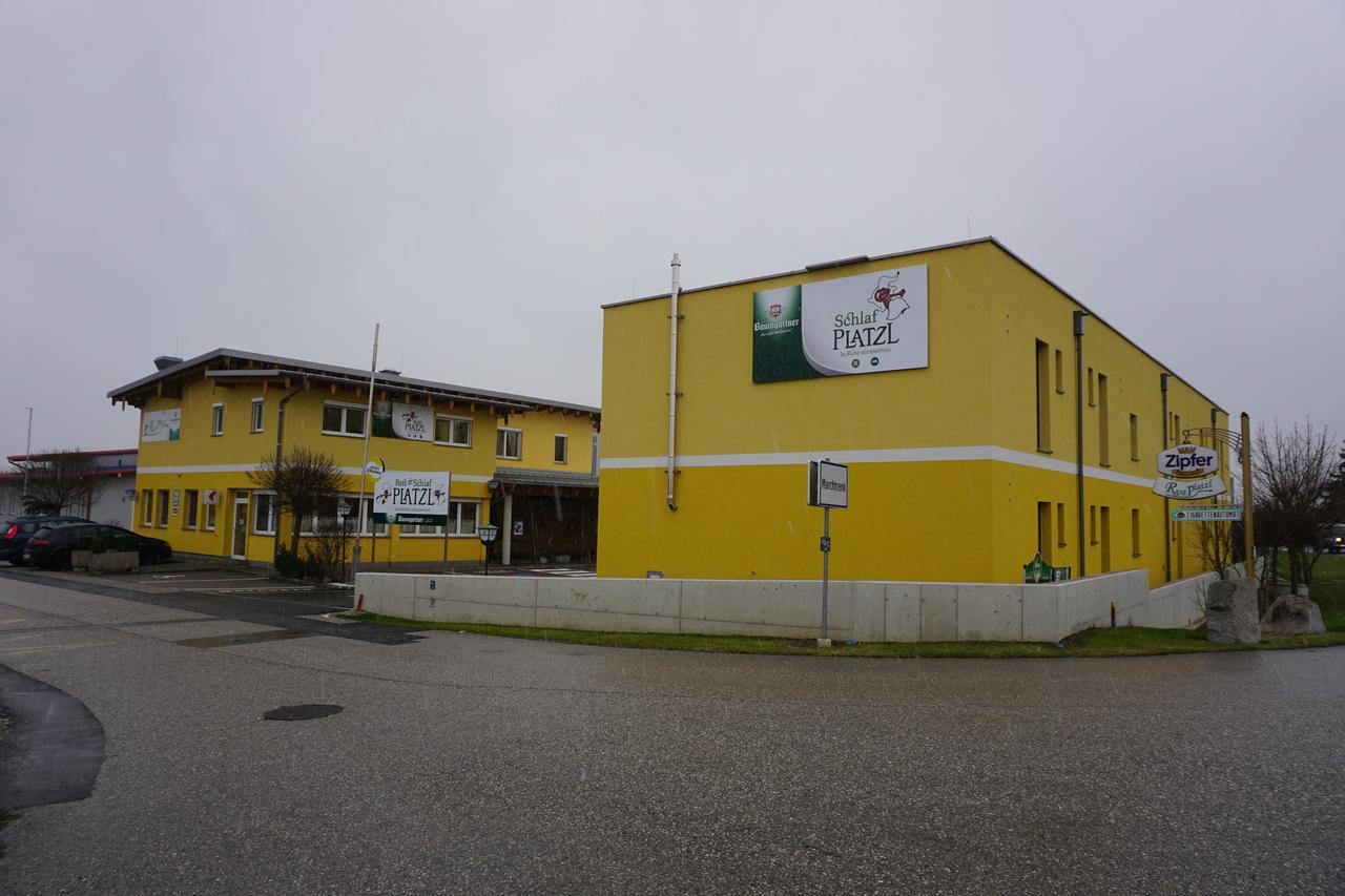 Hotel Schlafplatzl Marchtrenk Exterior foto
